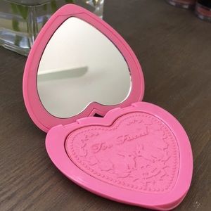 Too faced blush